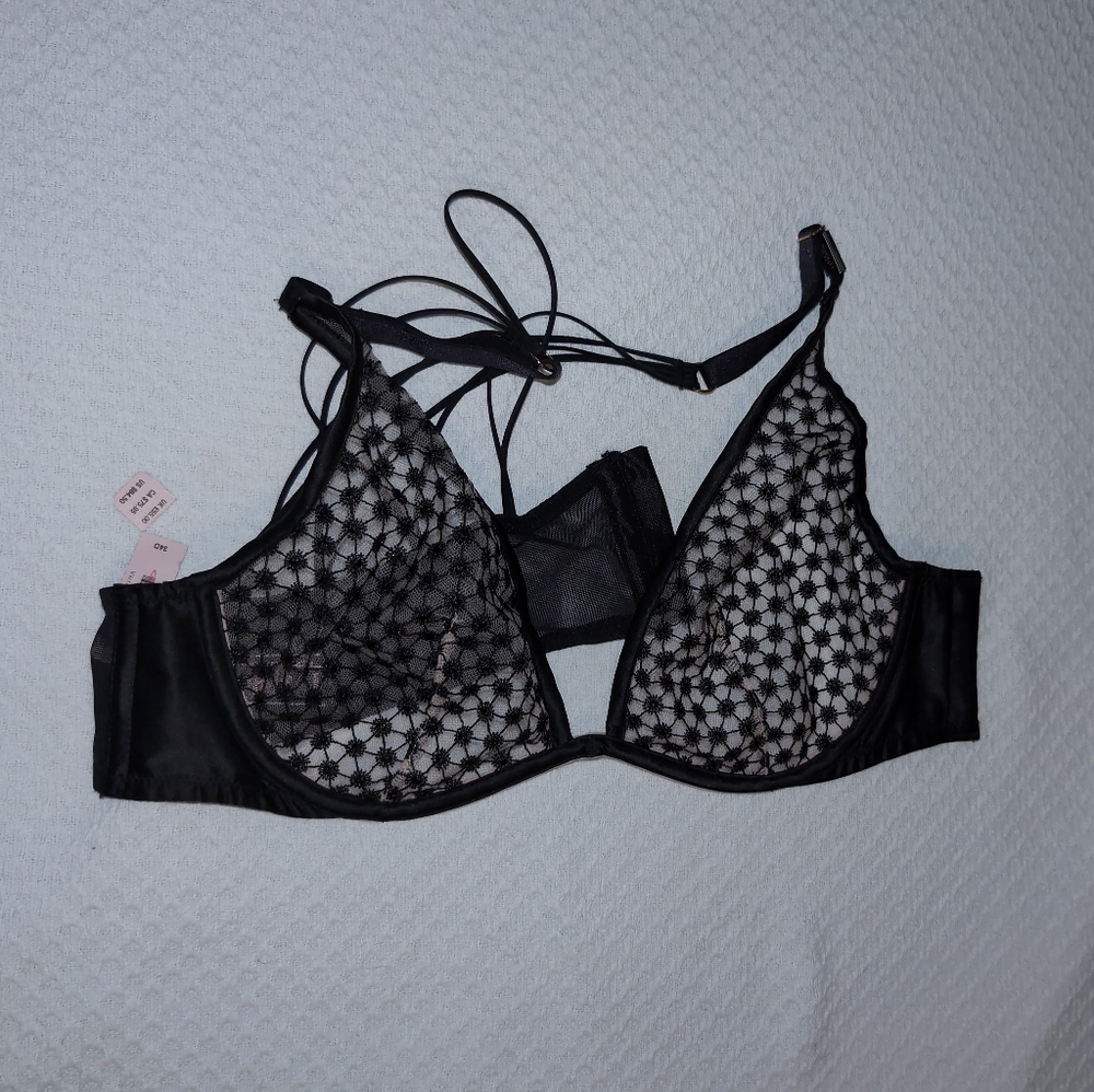Victorias Secret Unlined Plunge Bra Strappy